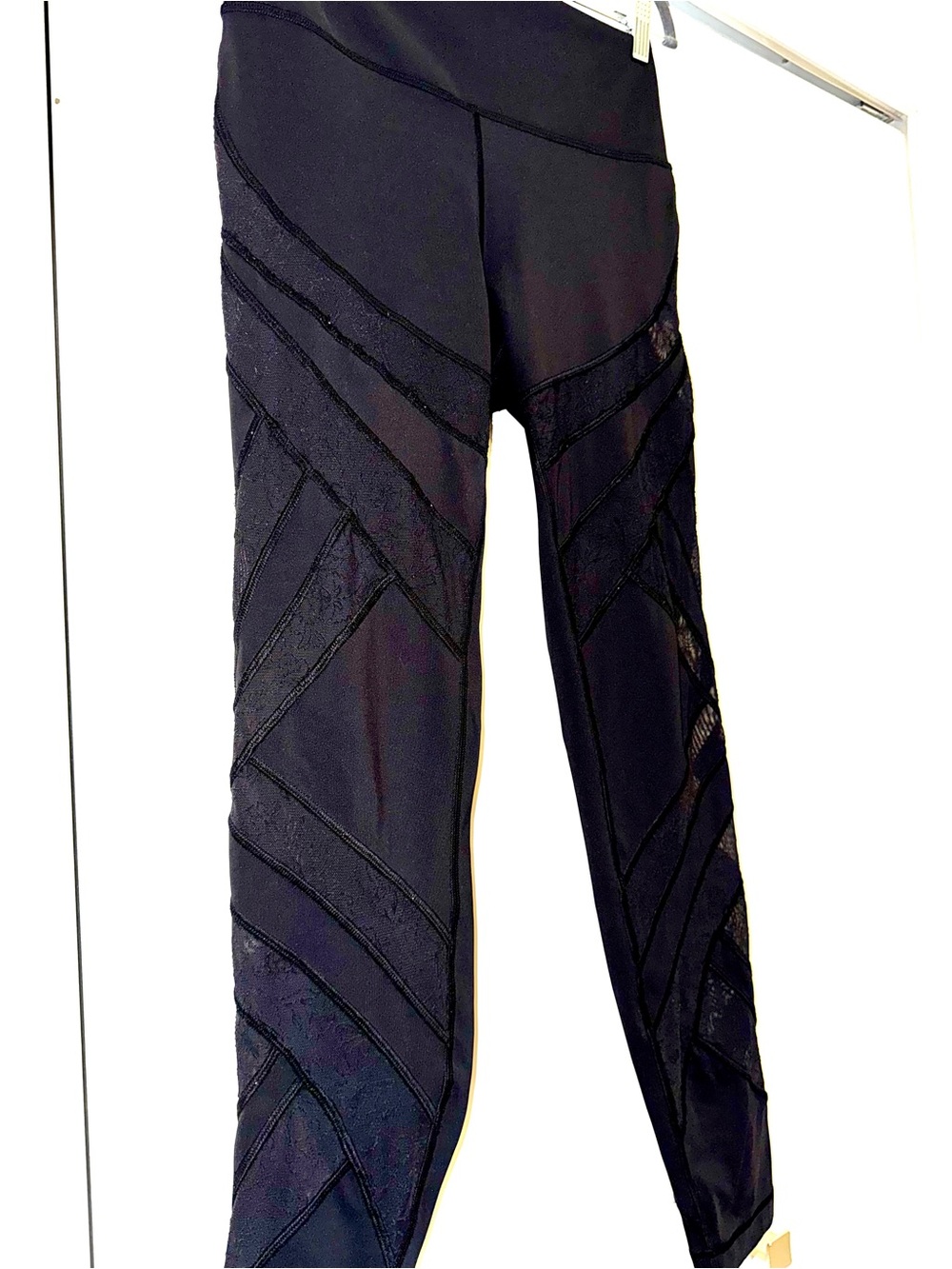 Lululemon Wunder Under High-Rise Tight Flocked Mesh 28"